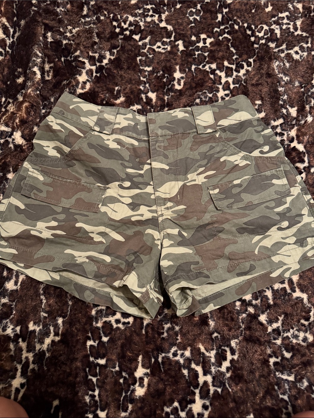 🪖🪽Angel Kiss Camo Cargo Shorts - Olive/Tan/Green